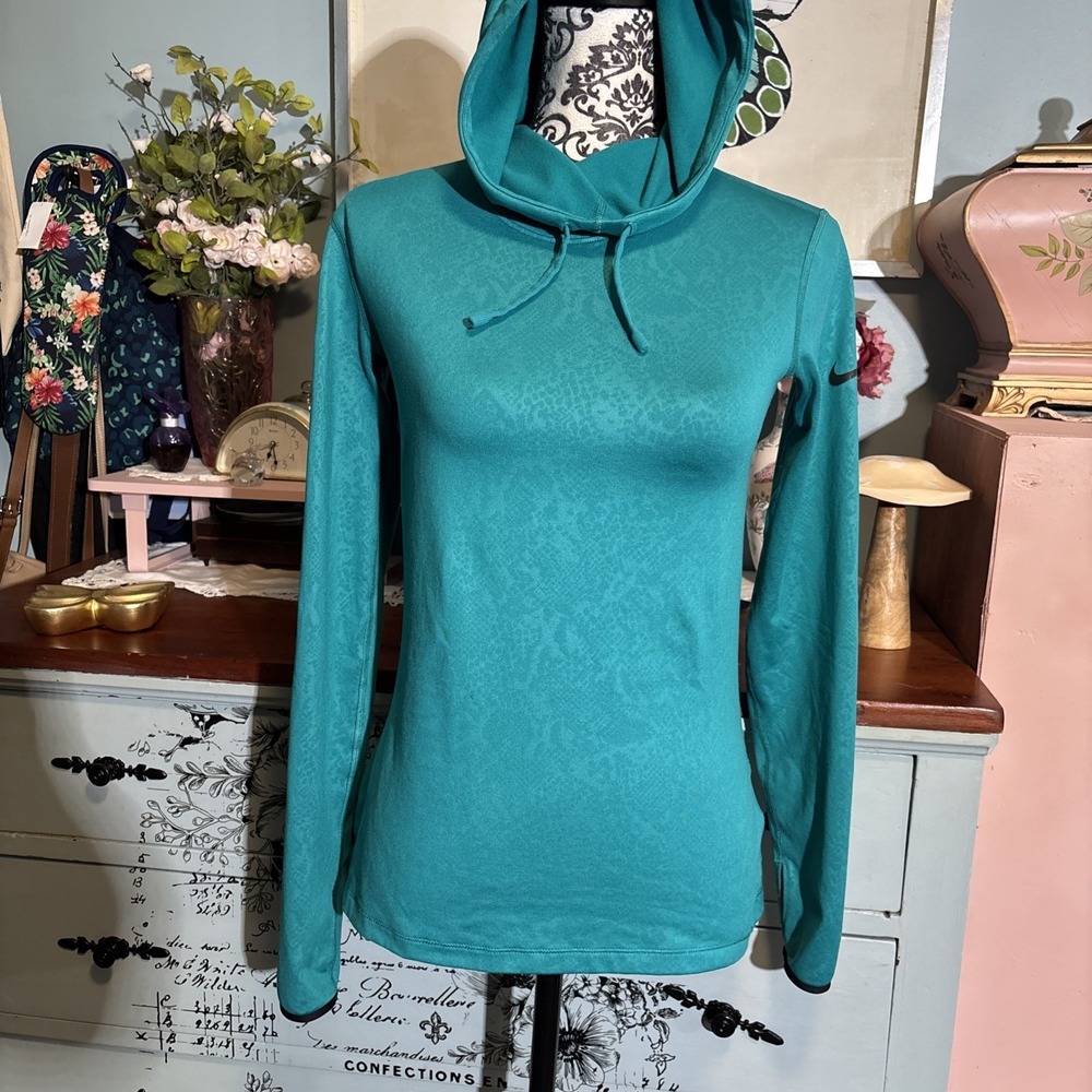 Nike Dri‎ Fit Women's Cowl Neck Hoodie Size Medium Teal Snake Print Thumb Holes